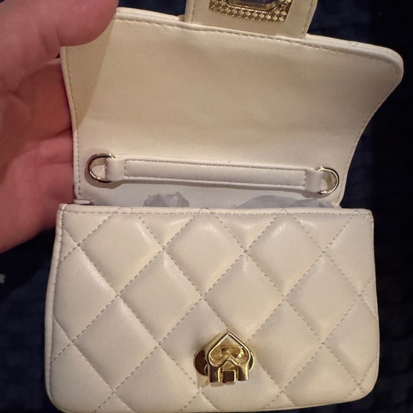White Small Purse with Faux Pearl Handle NEW - Picture 4 of 6